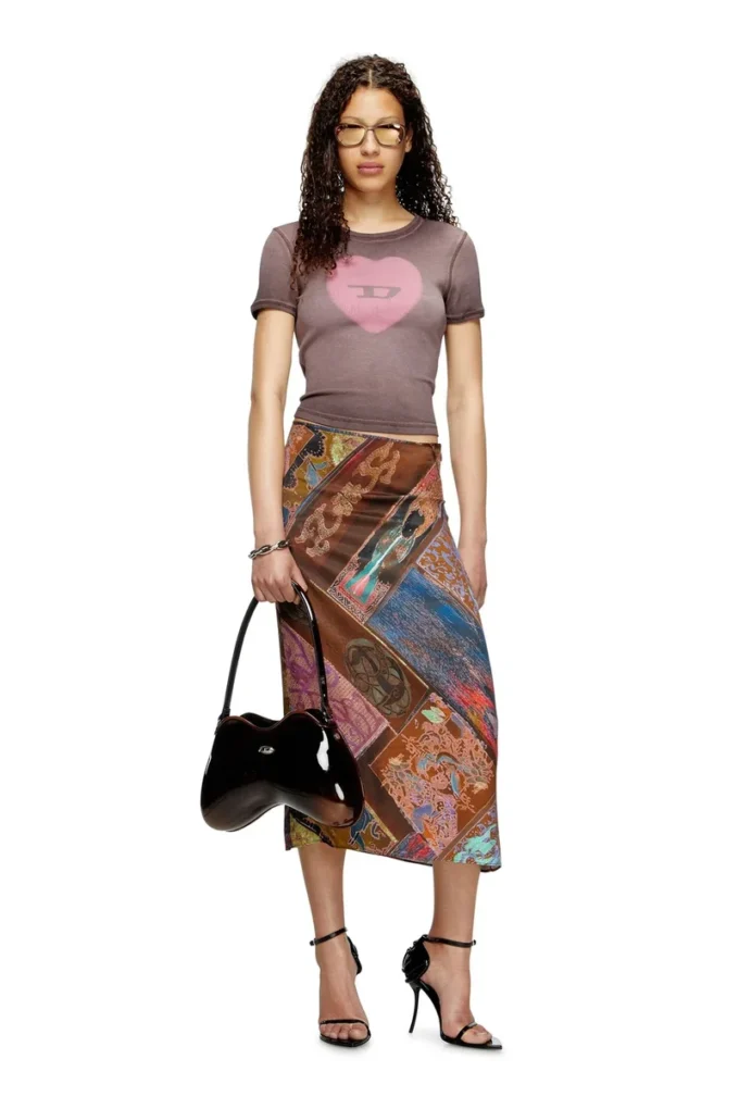 t-ele Ribbed T-shirt with watercolour heart D