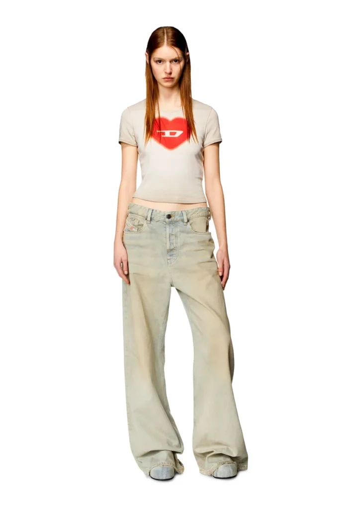 t-ele Ribbed T-shirt with watercolour heart D