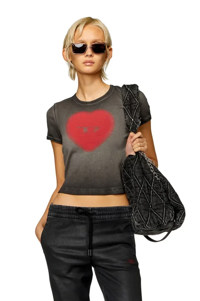 t-ele Ribbed T-shirt with watercolour heart D