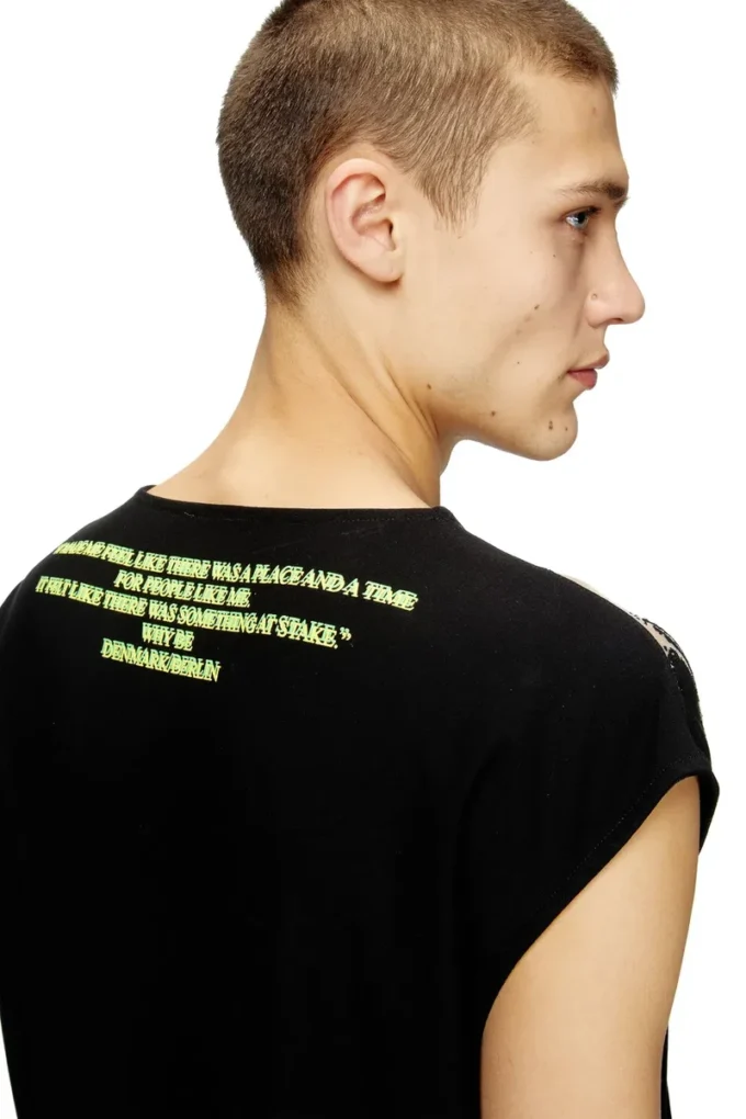 t-isak-a Sleeveless T-shirt with lyrics print