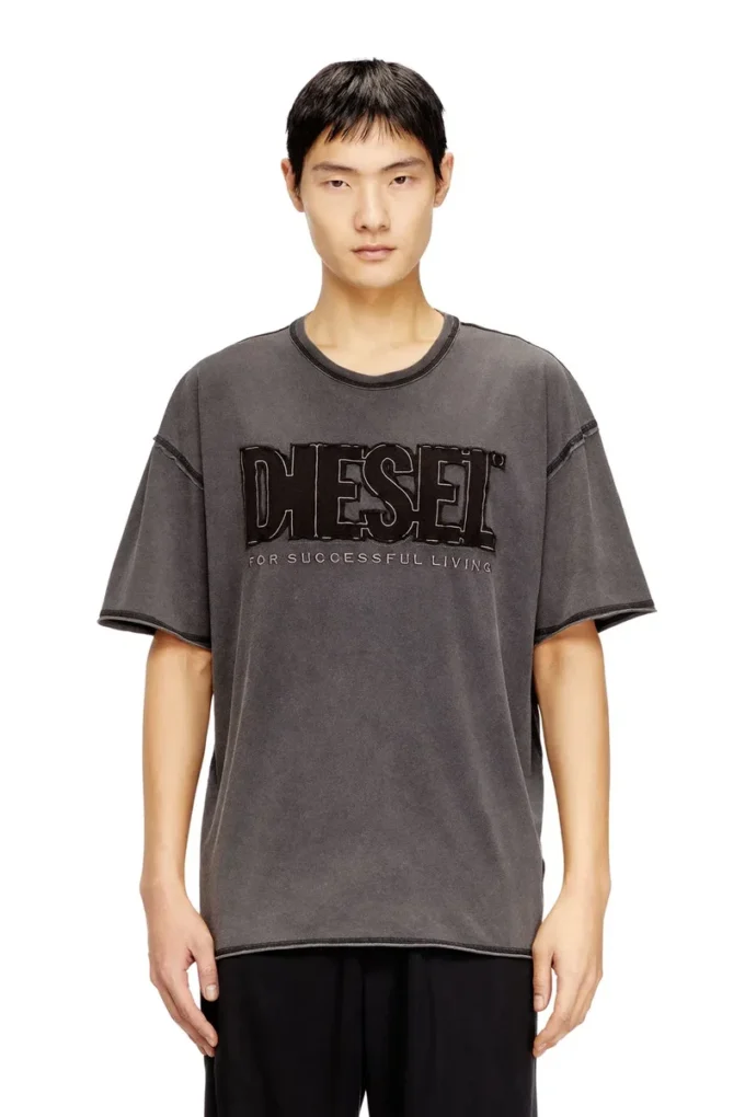 t-rawboxt T-shirt with appliqué logo and raw edge