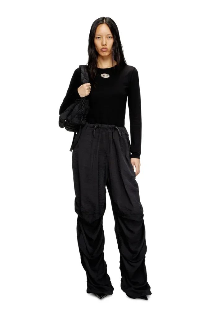 t-uncutie-long-ls-od Long-sleeve top with Oval D cut-out