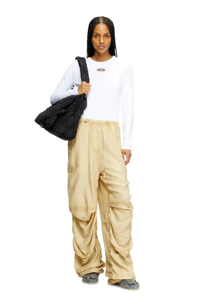 t-uncutie-long-ls-od Long-sleeve top with Oval D cut-out