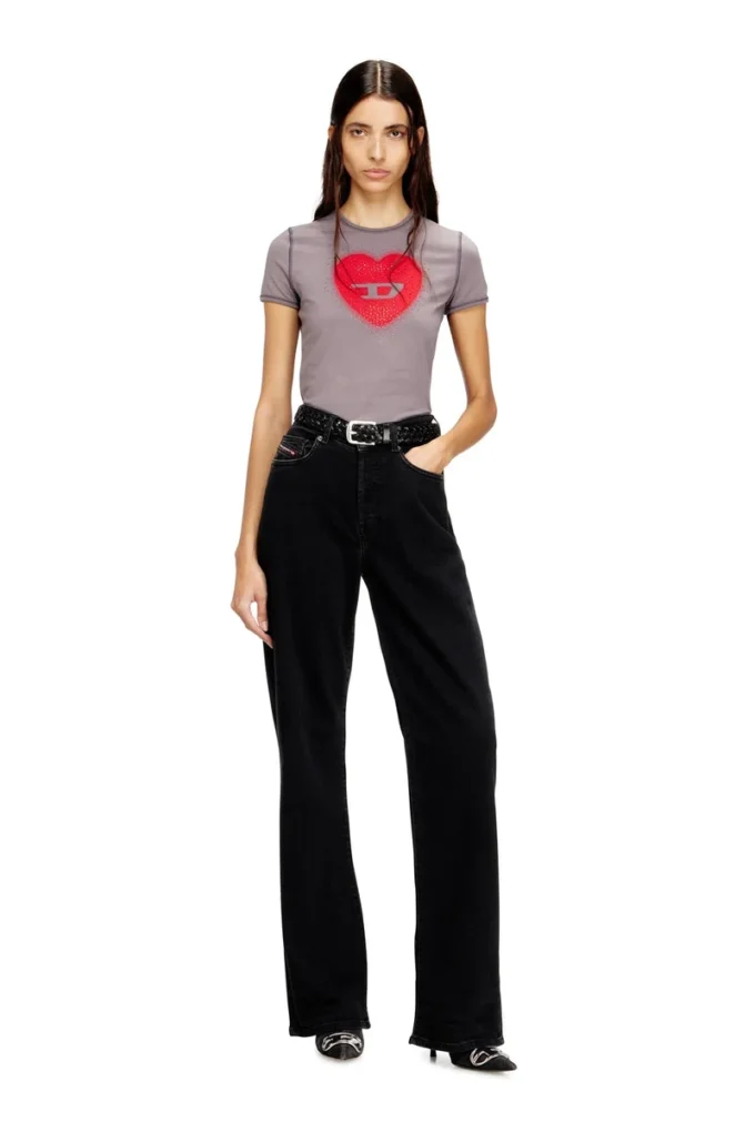 t-uncuties-long-s5 Slim T-shirt with heart print and studs