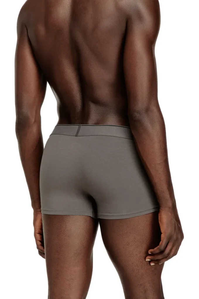 umbx-damienthreepack Three-pack of plain boxer