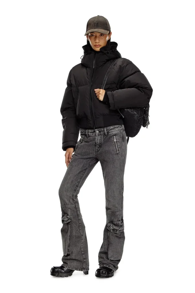 w-peyt-short-new-p1 Hooded down jacket in crinkled nylon