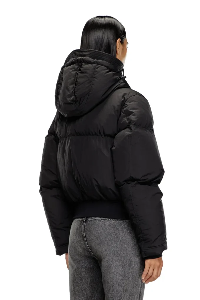 w-peyt-short-new-p1 Hooded down jacket in crinkled nylon
